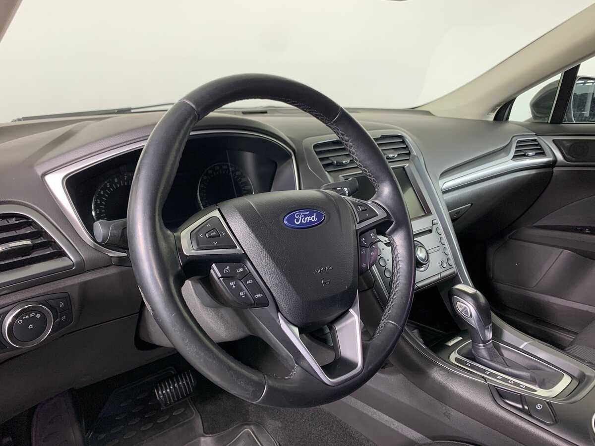Ford Mondeo, 2017 Фото №12