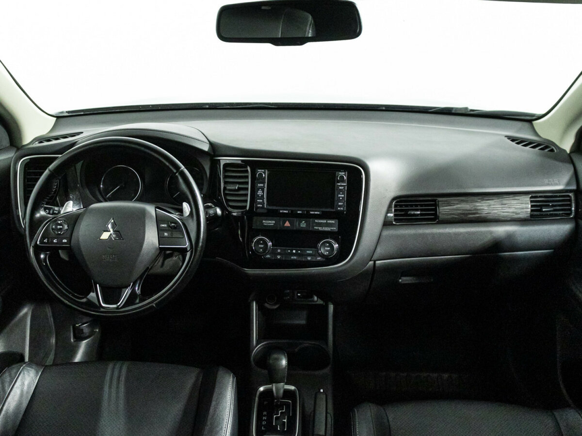 Mitsubishi Outlander III Рестайлинг 2, 2015 Фото №11