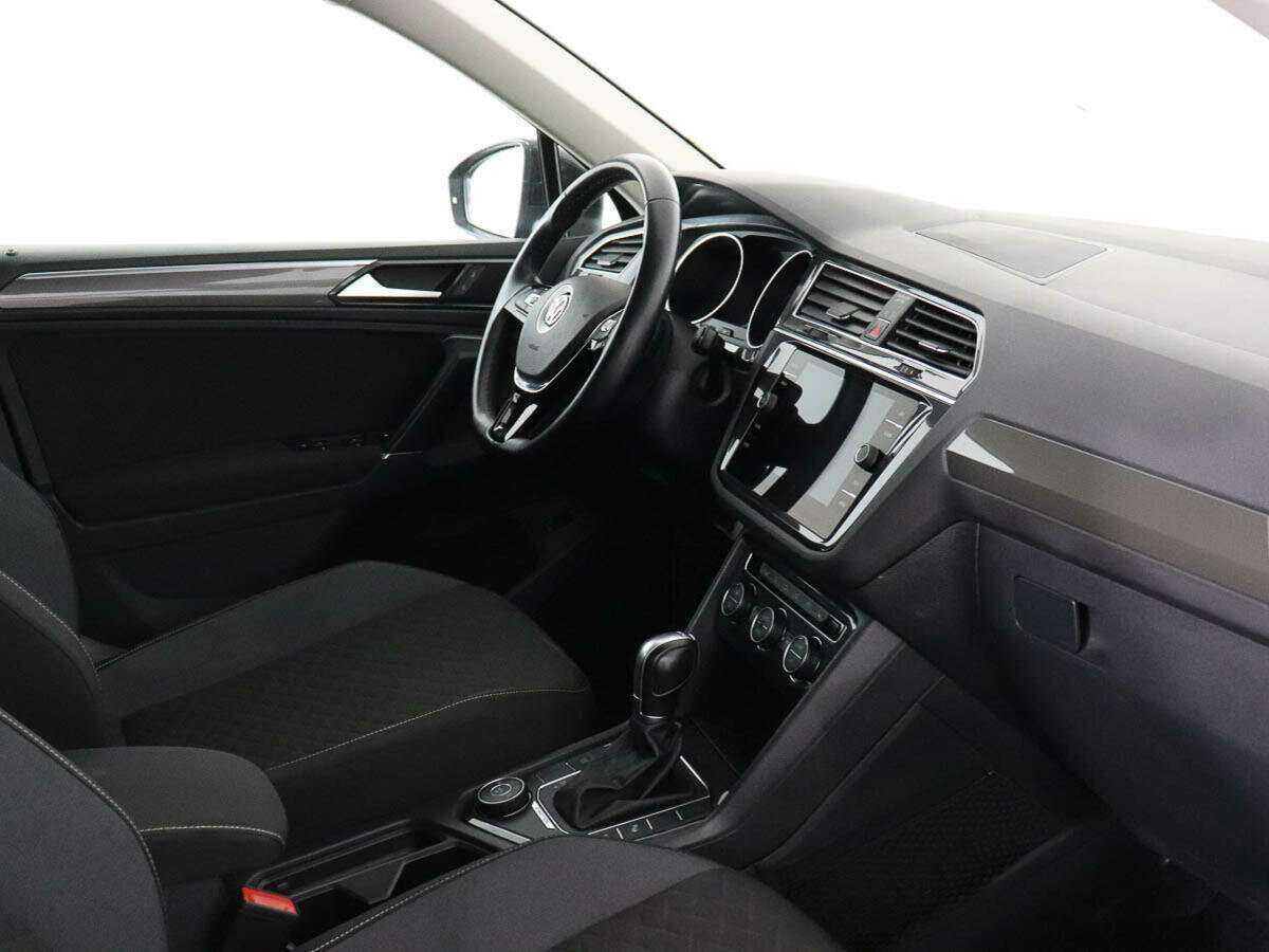 Volkswagen Tiguan, 2018 Фото №7