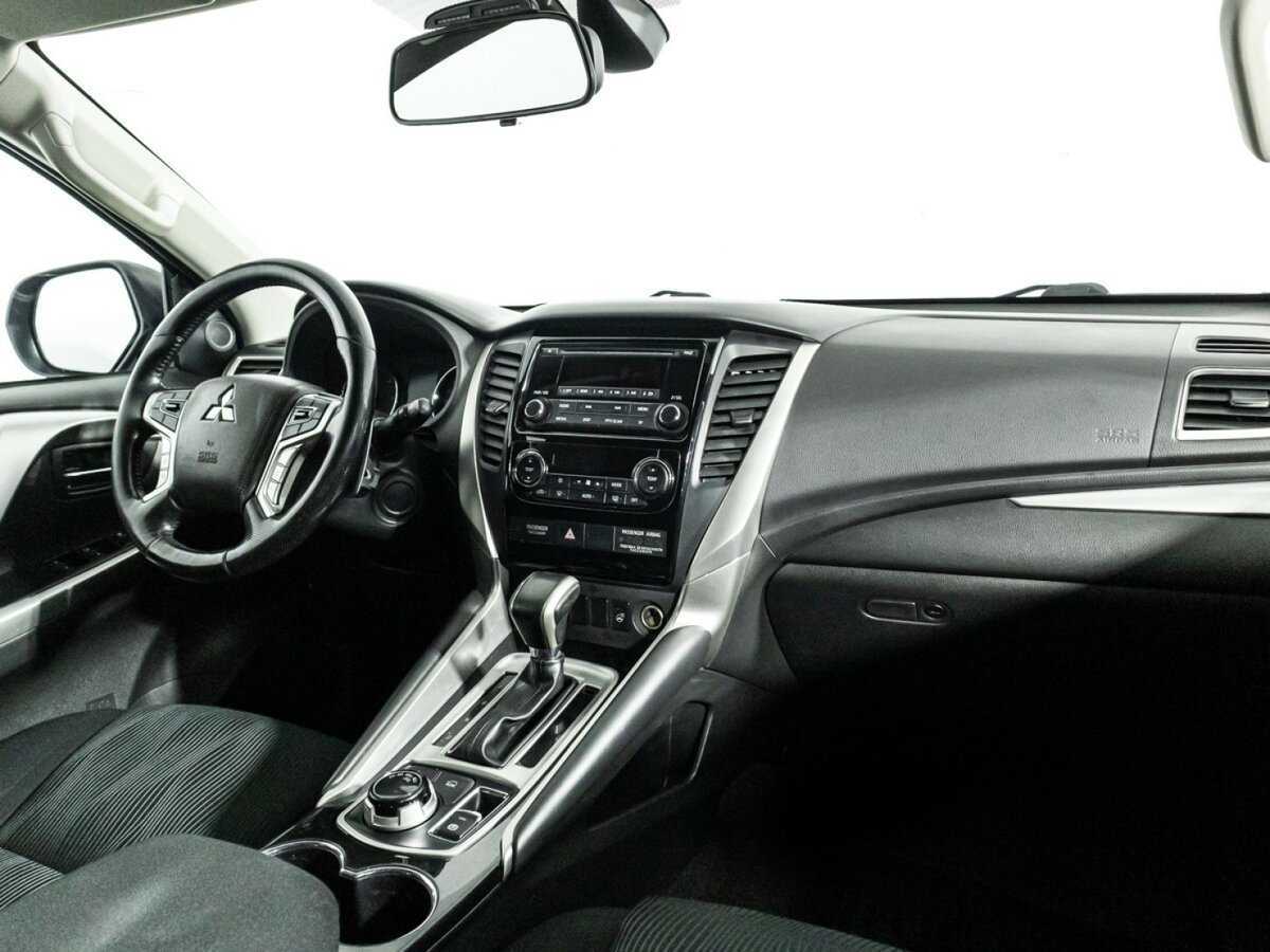 Mitsubishi Pajero Sport, 2018 Фото №9