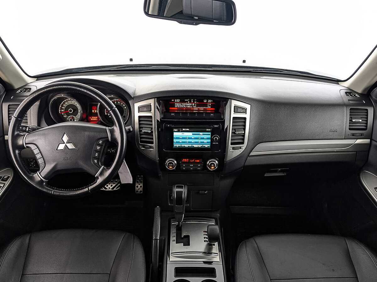 Mitsubishi Pajero, 2018 Фото №14