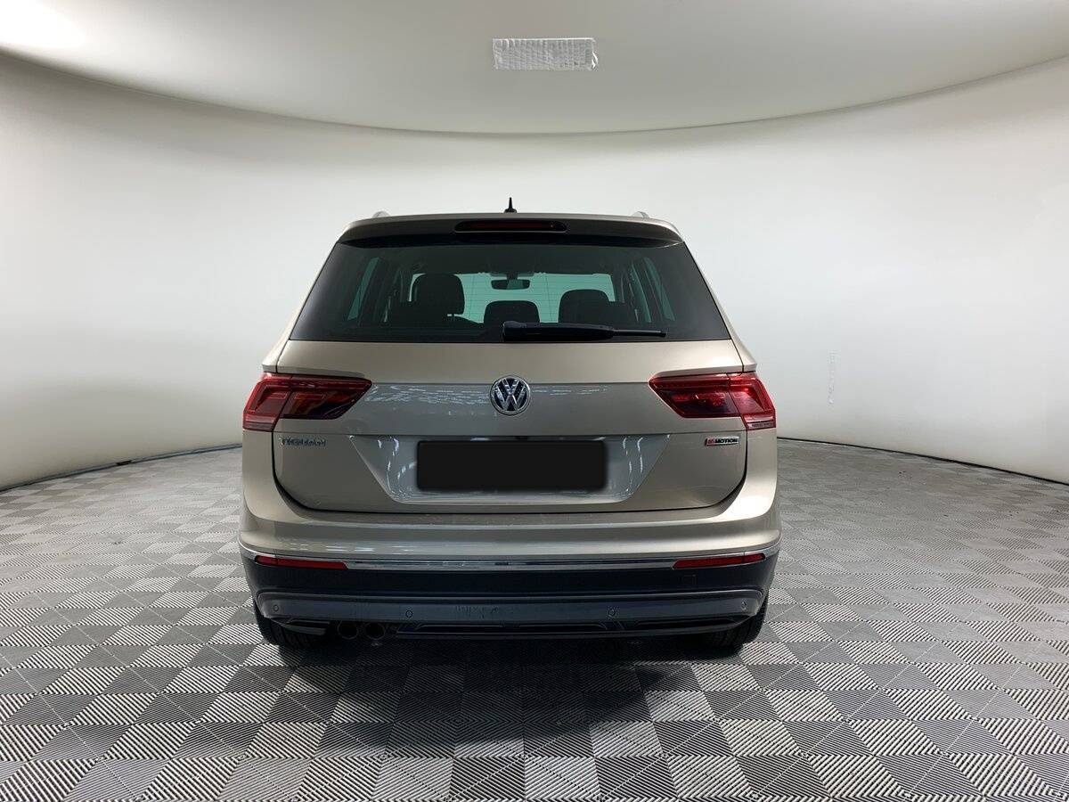 Volkswagen Tiguan, 2018 Фото №6