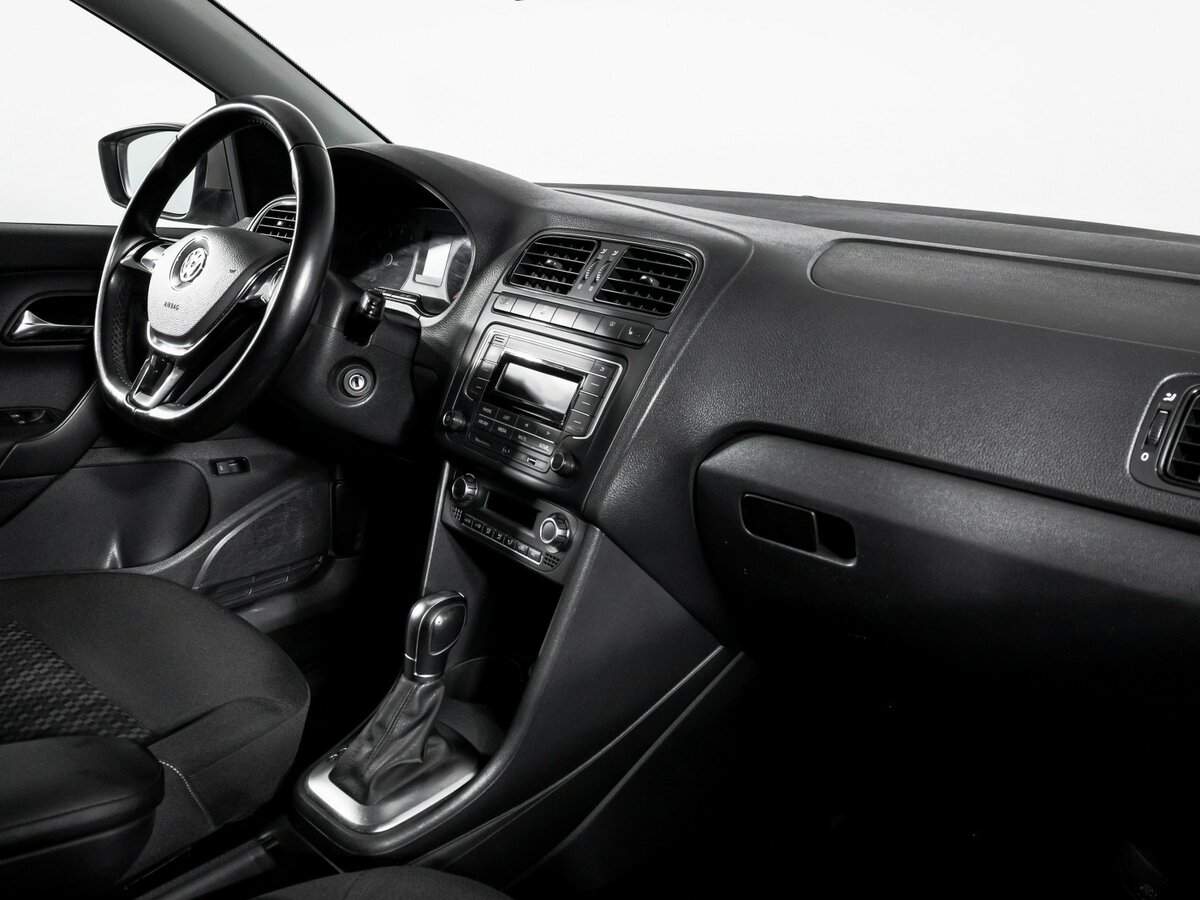Volkswagen Polo, 2016 Фото №9