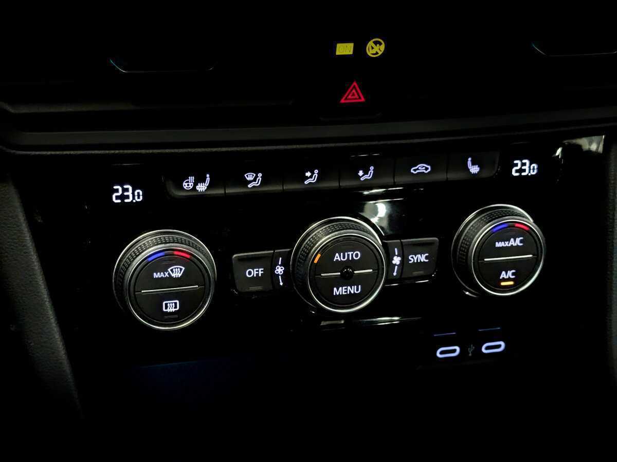 Volkswagen Jetta, 2020 Фото №25