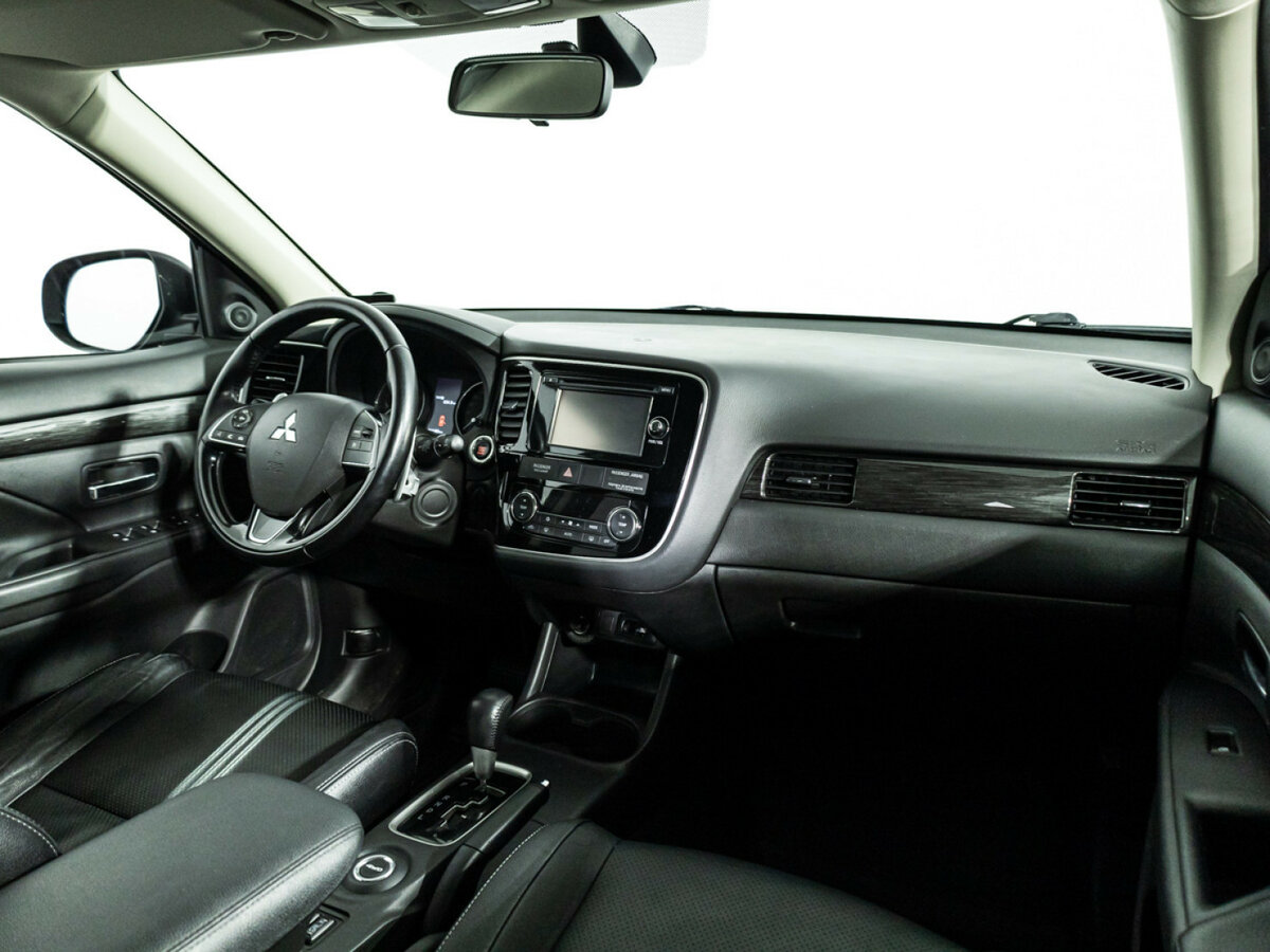 Mitsubishi Outlander III Рестайлинг 2, 2016 Фото №8