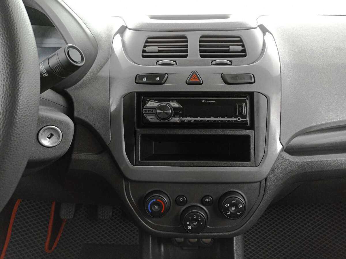 Chevrolet Cobalt, 2014 Фото №13