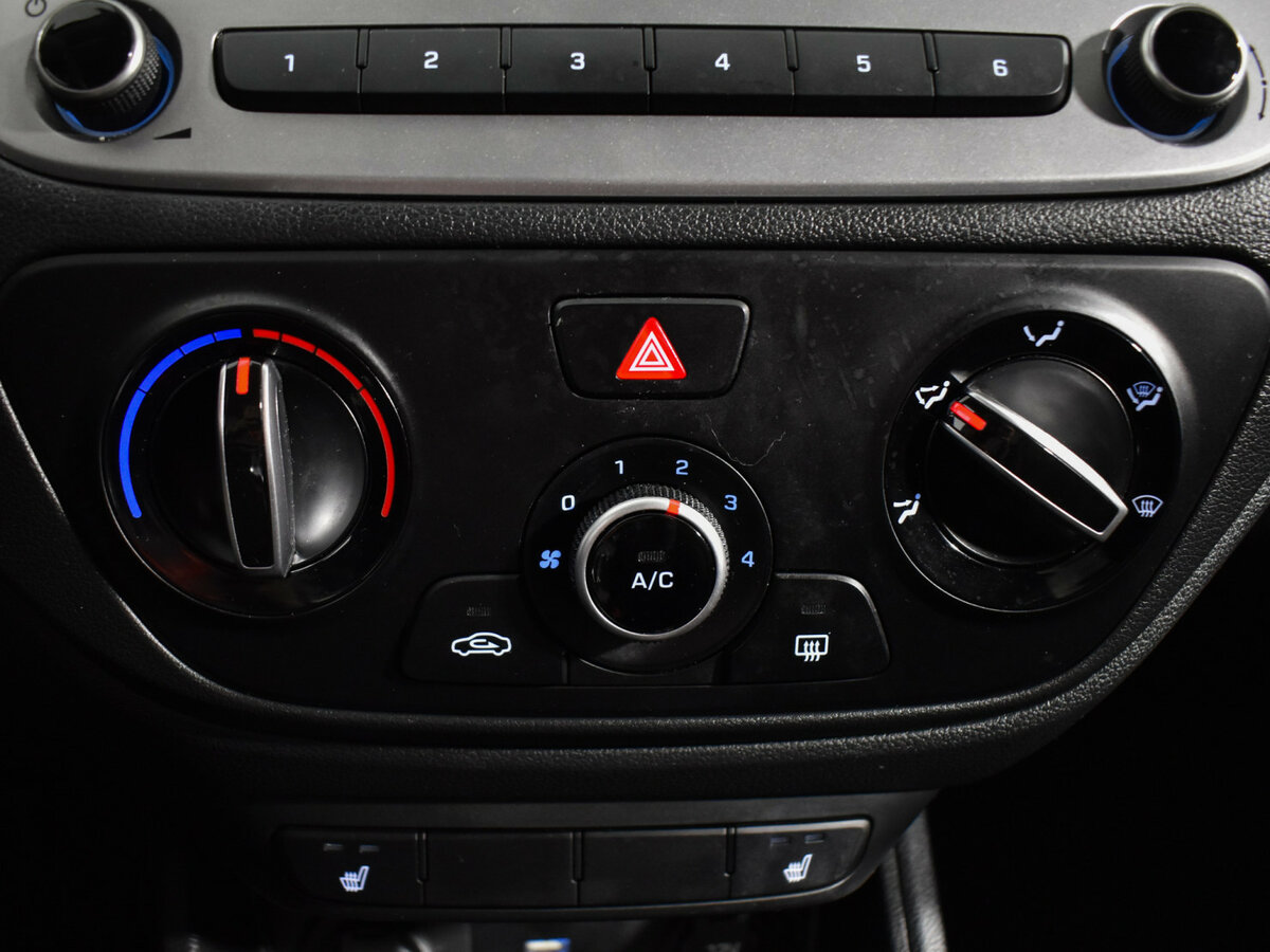 Hyundai Solaris II Рестайлинг, 2020 Фото №16