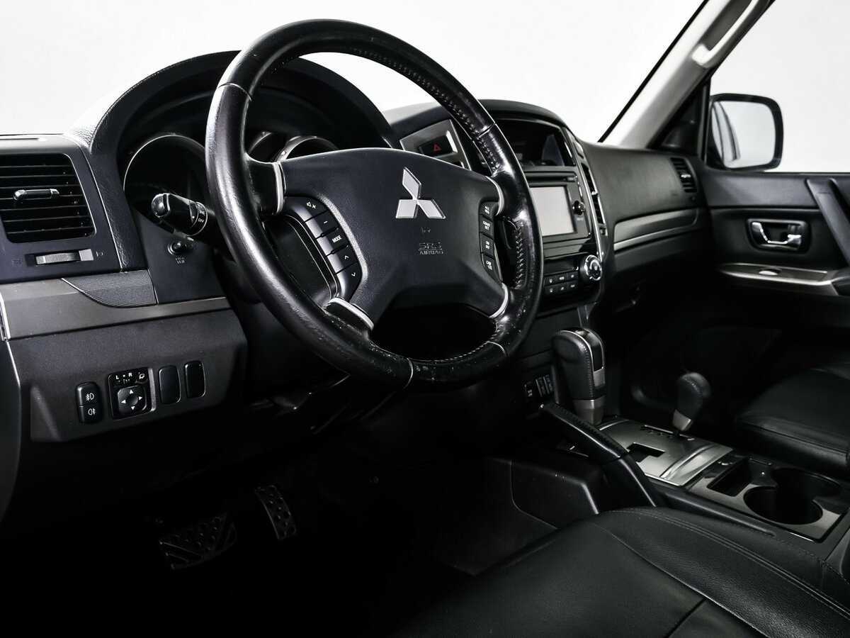 Mitsubishi Pajero, 2015 Фото №12