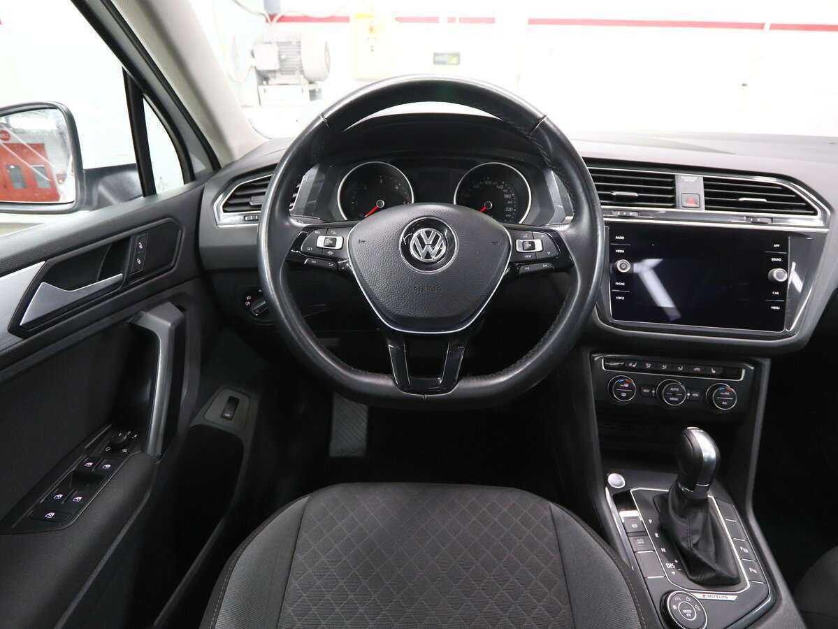 Volkswagen Tiguan, 2018 Фото №18