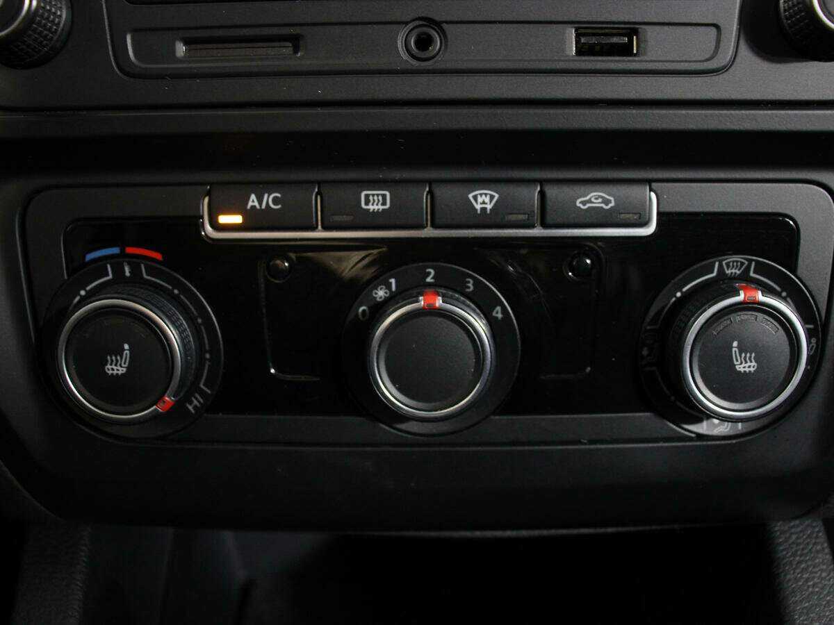 Volkswagen Jetta, 2016 Фото №16