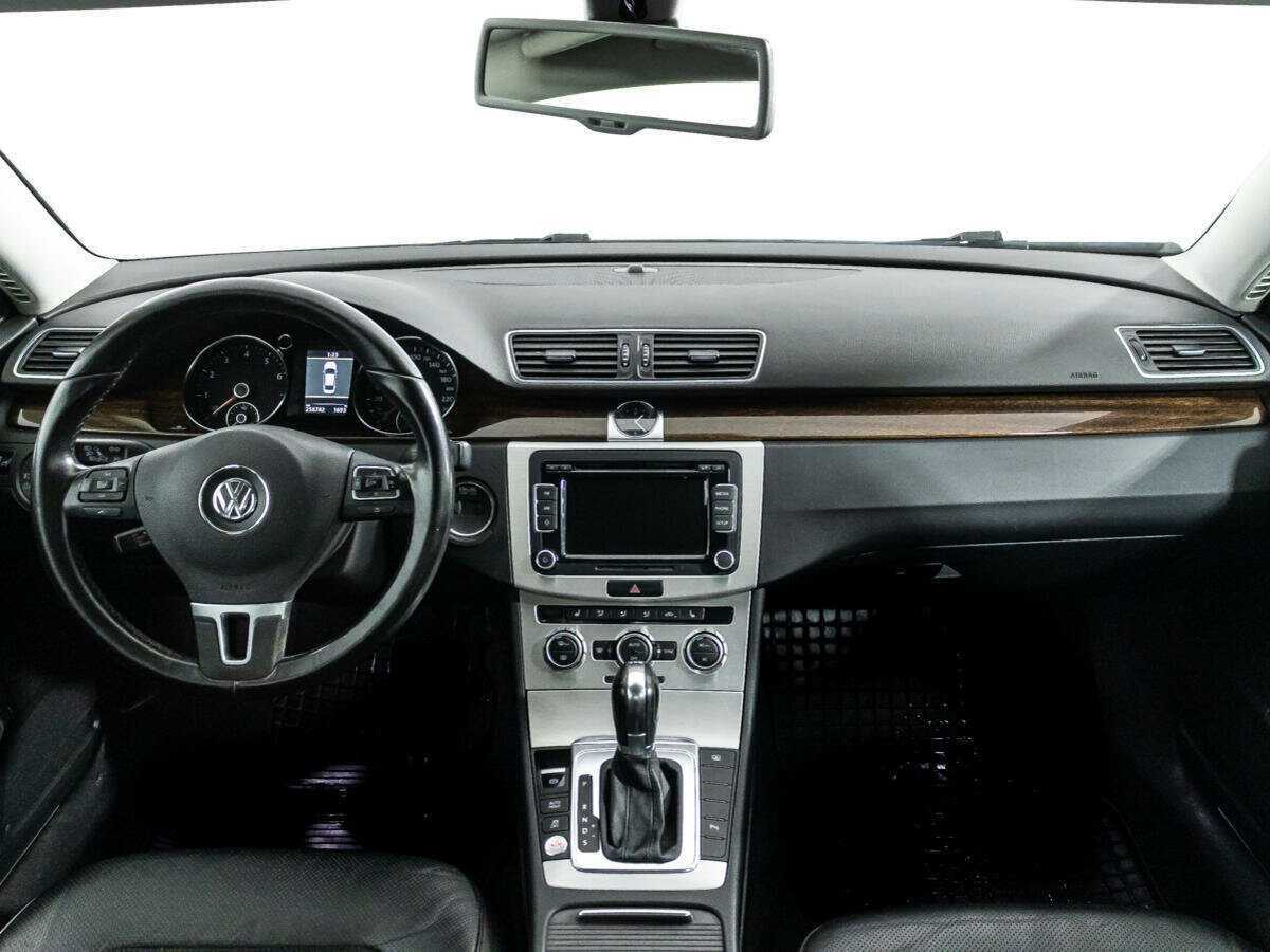 Volkswagen Passat, 2012 Фото №13