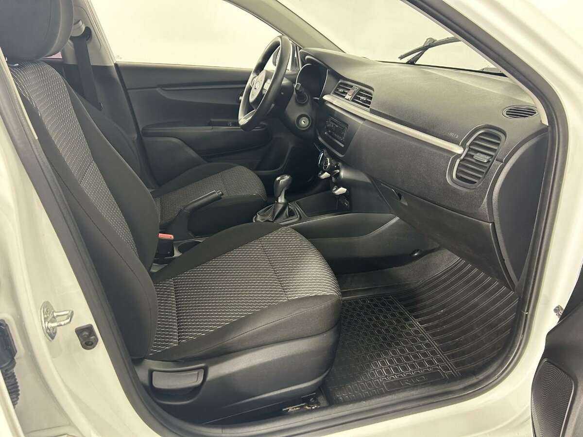 Kia Rio, 2018 Фото №14