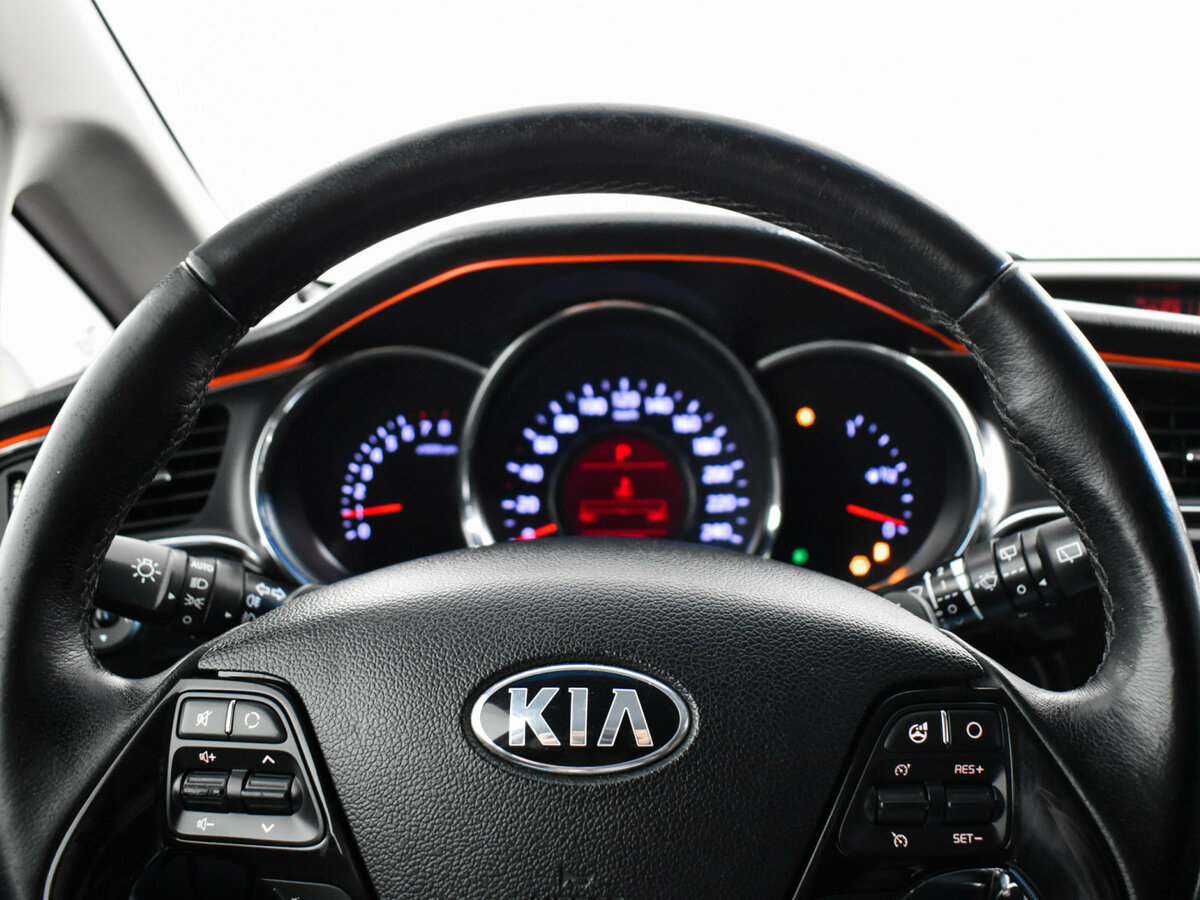 Kia Ceed II Рестайлинг, 2016 Фото №14