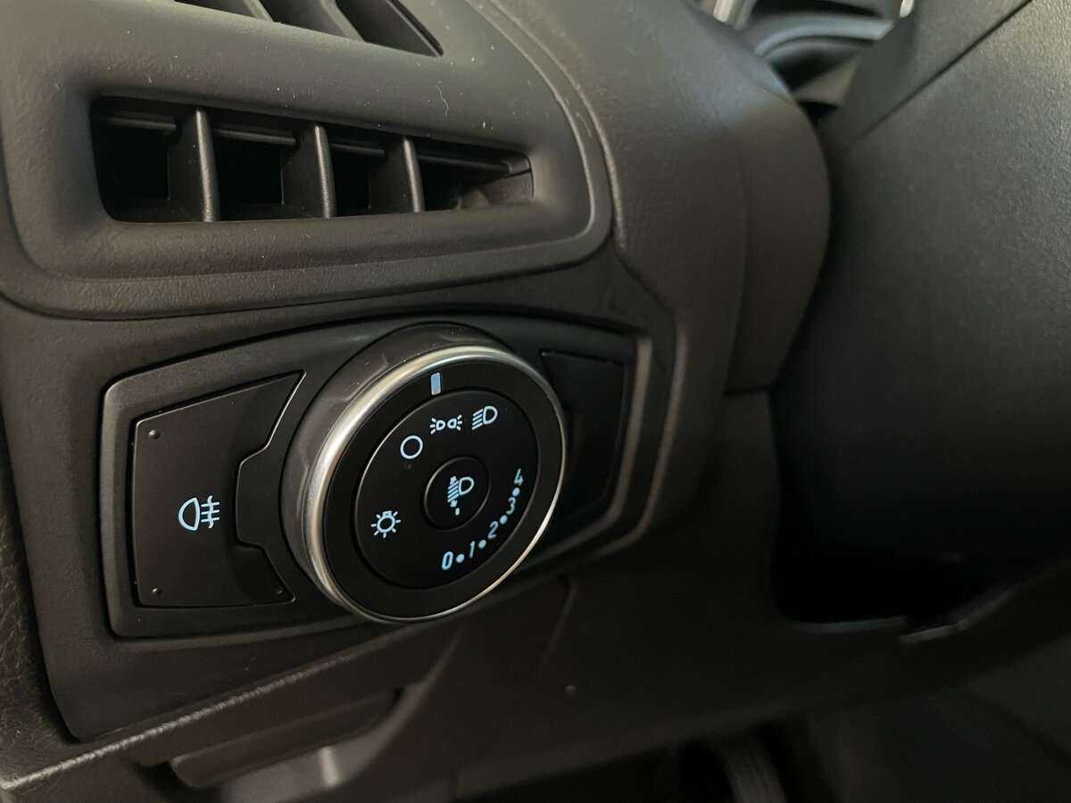 Ford Focus, 2018 Фото №12