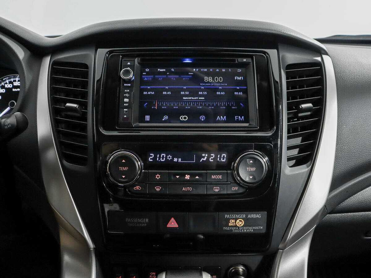 Mitsubishi Pajero Sport, 2017 Фото №15