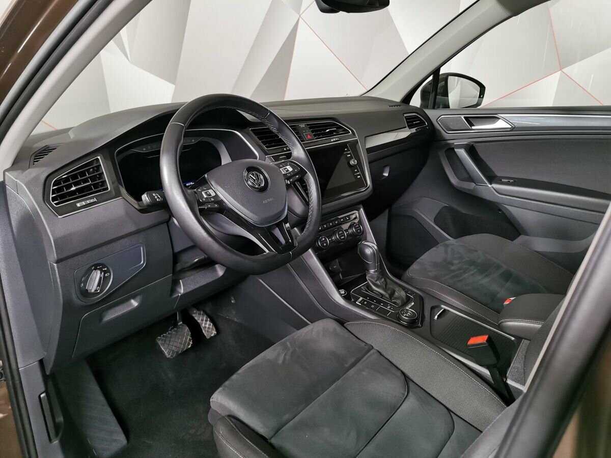 Volkswagen Tiguan, 2018 Фото №14