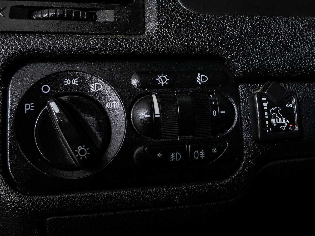 УАЗ Patriot, 2012 Фото №10