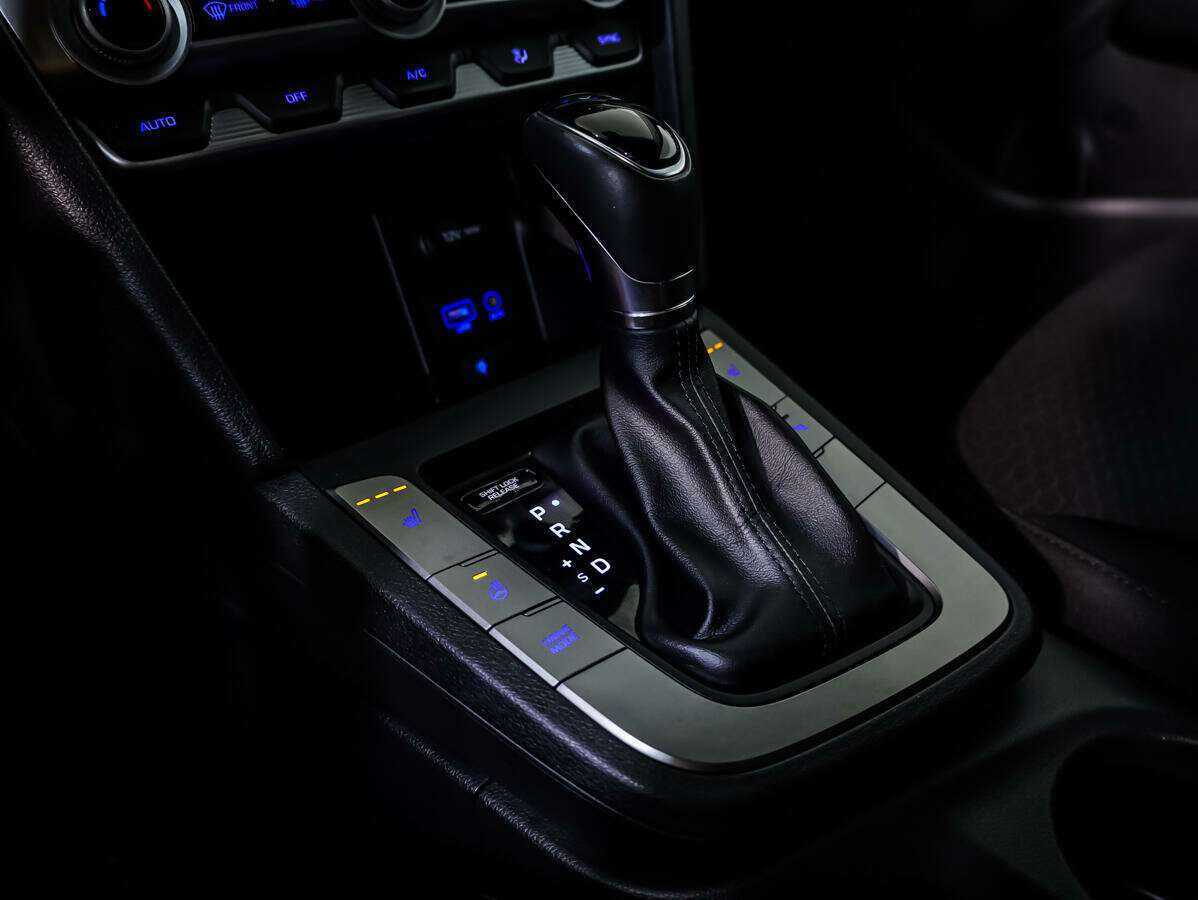 Hyundai Elantra, 2019 Фото №14