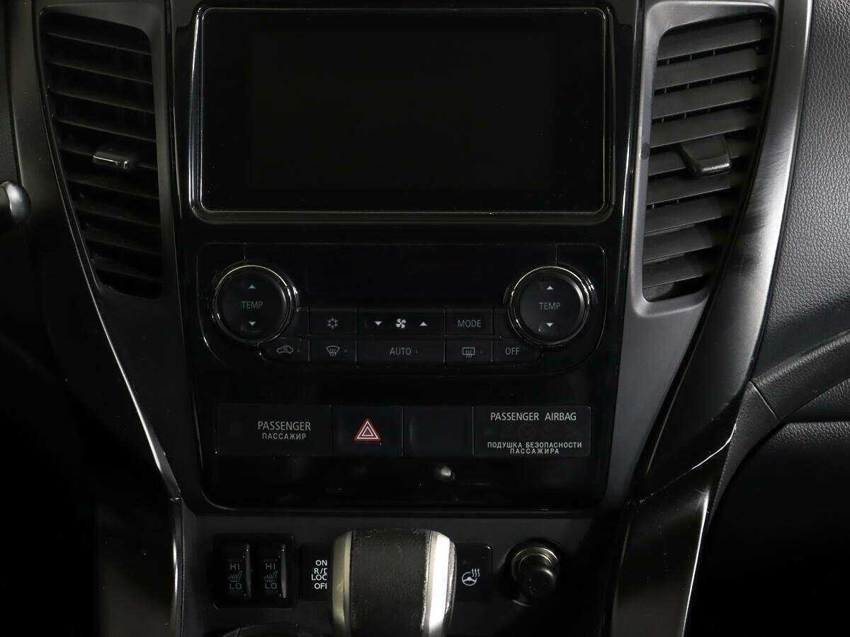 Mitsubishi Pajero Sport, 2017 Фото №12