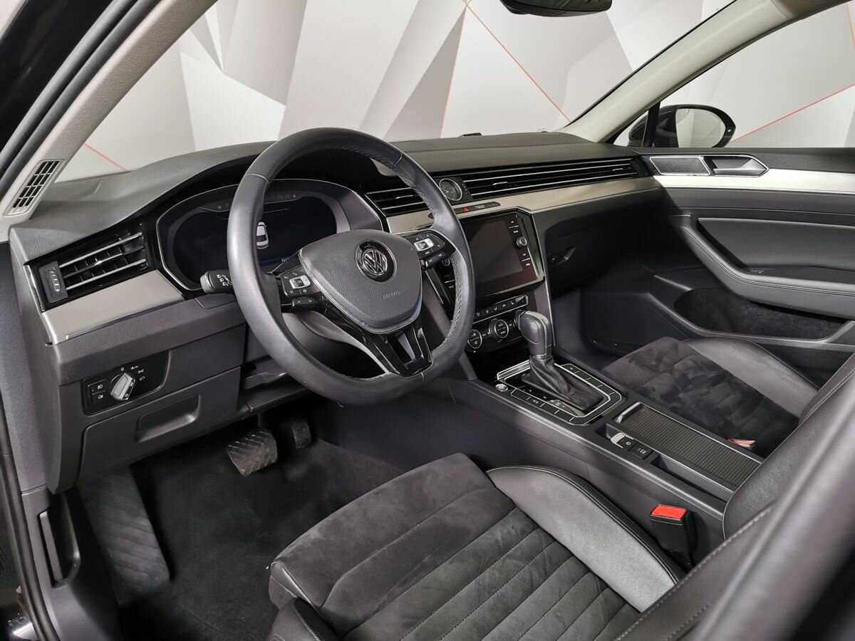 Volkswagen Passat, 2019 Фото №14
