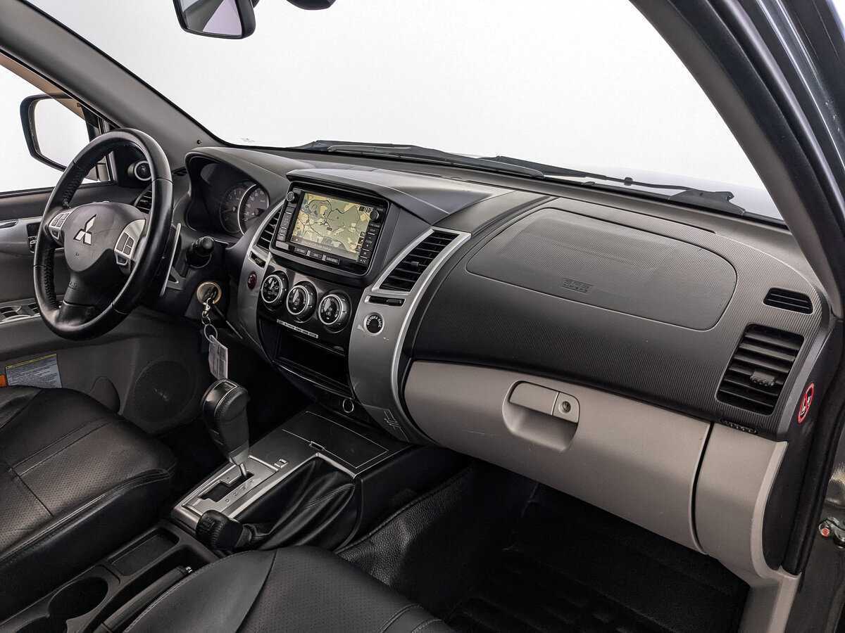 Mitsubishi Pajero Sport, 2013 Фото №13