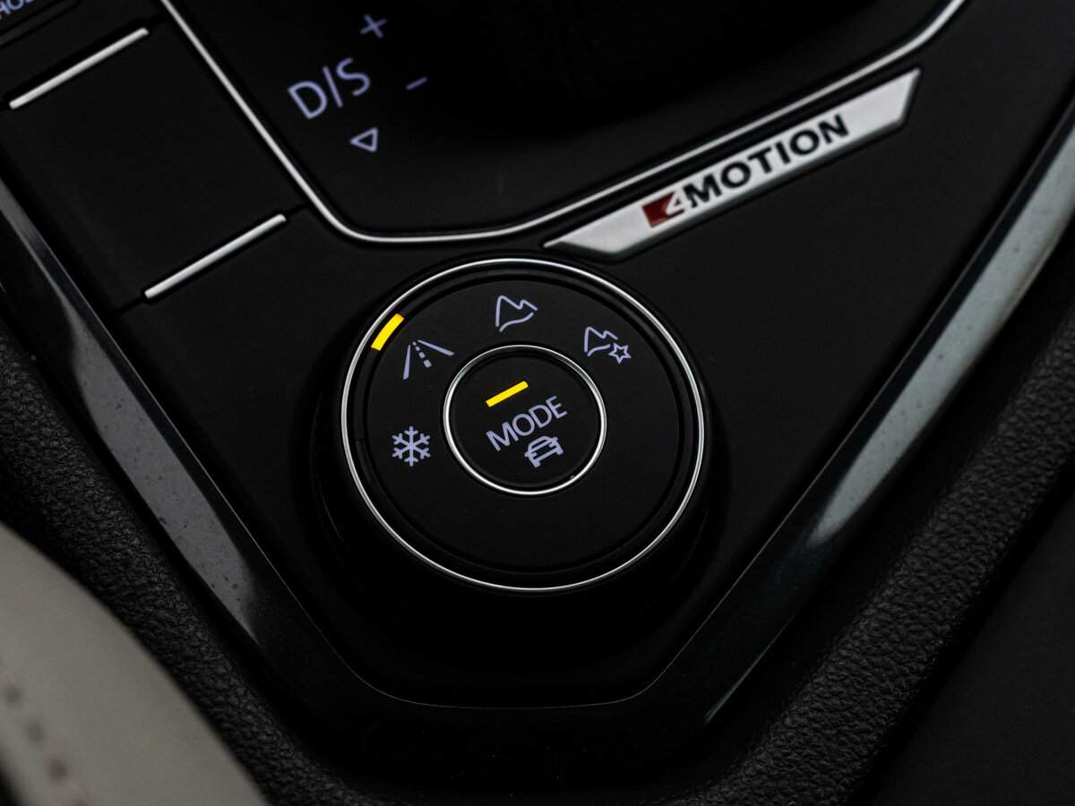 Volkswagen Tiguan, 2019 Фото №16