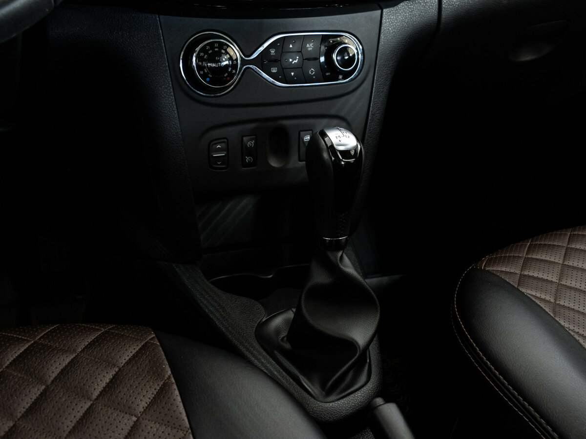 Renault Sandero Stepway II Рестайлинг, 2018 Фото №10