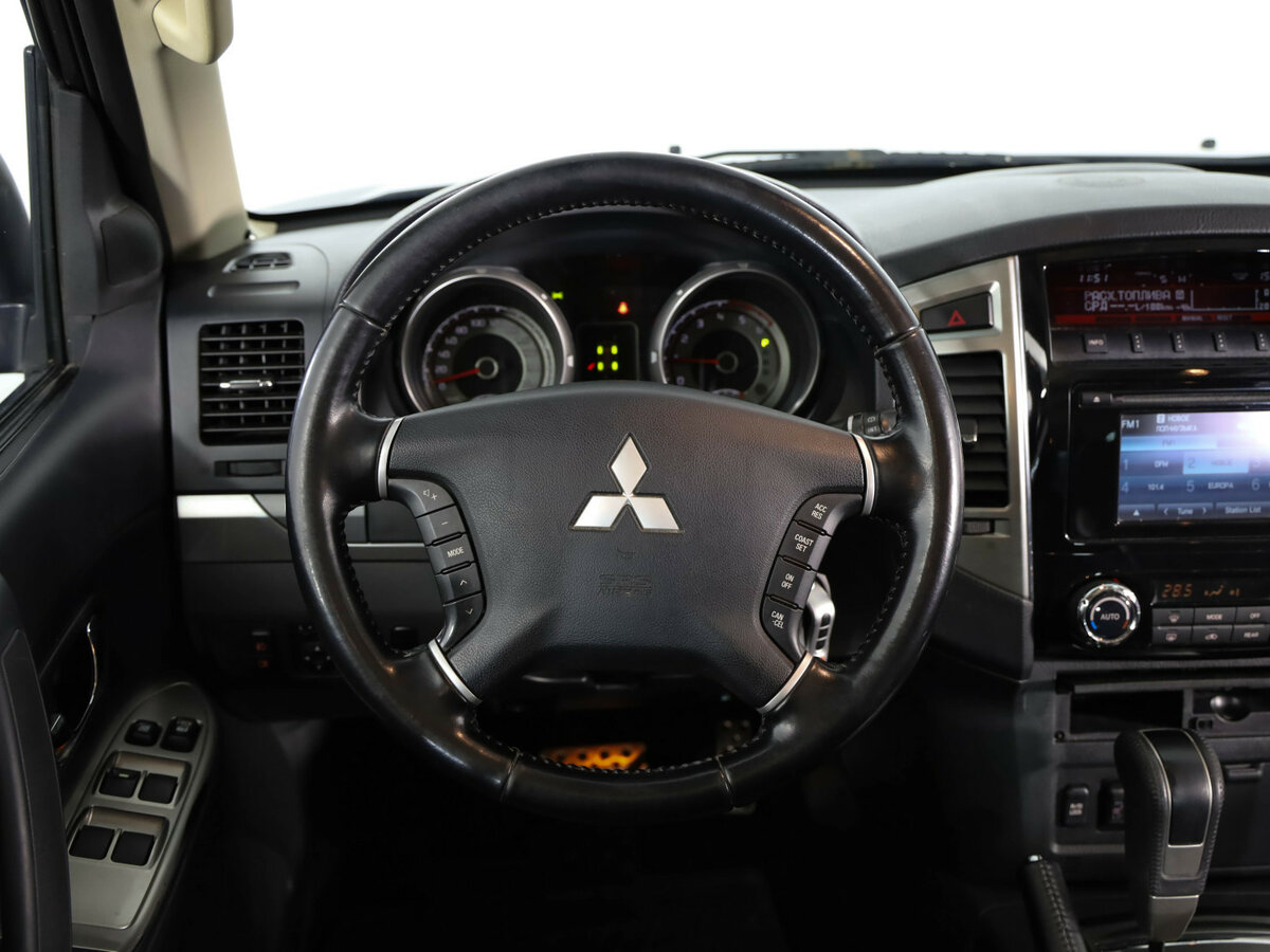 Mitsubishi Pajero IV Рестайлинг 2, 2015 Фото №10