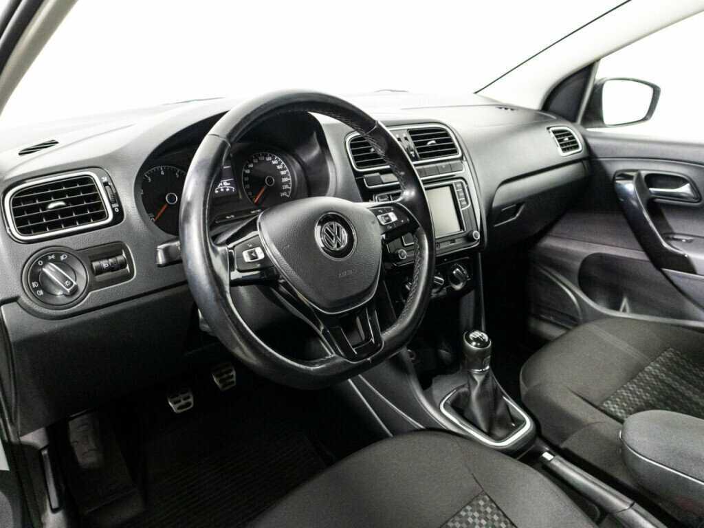 Volkswagen Polo, 2015 Фото №11
