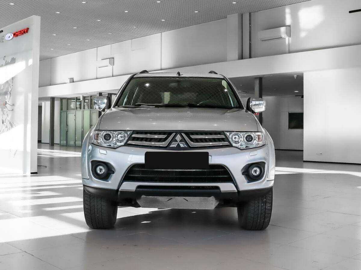 Mitsubishi Pajero Sport, 2015 Фото №1