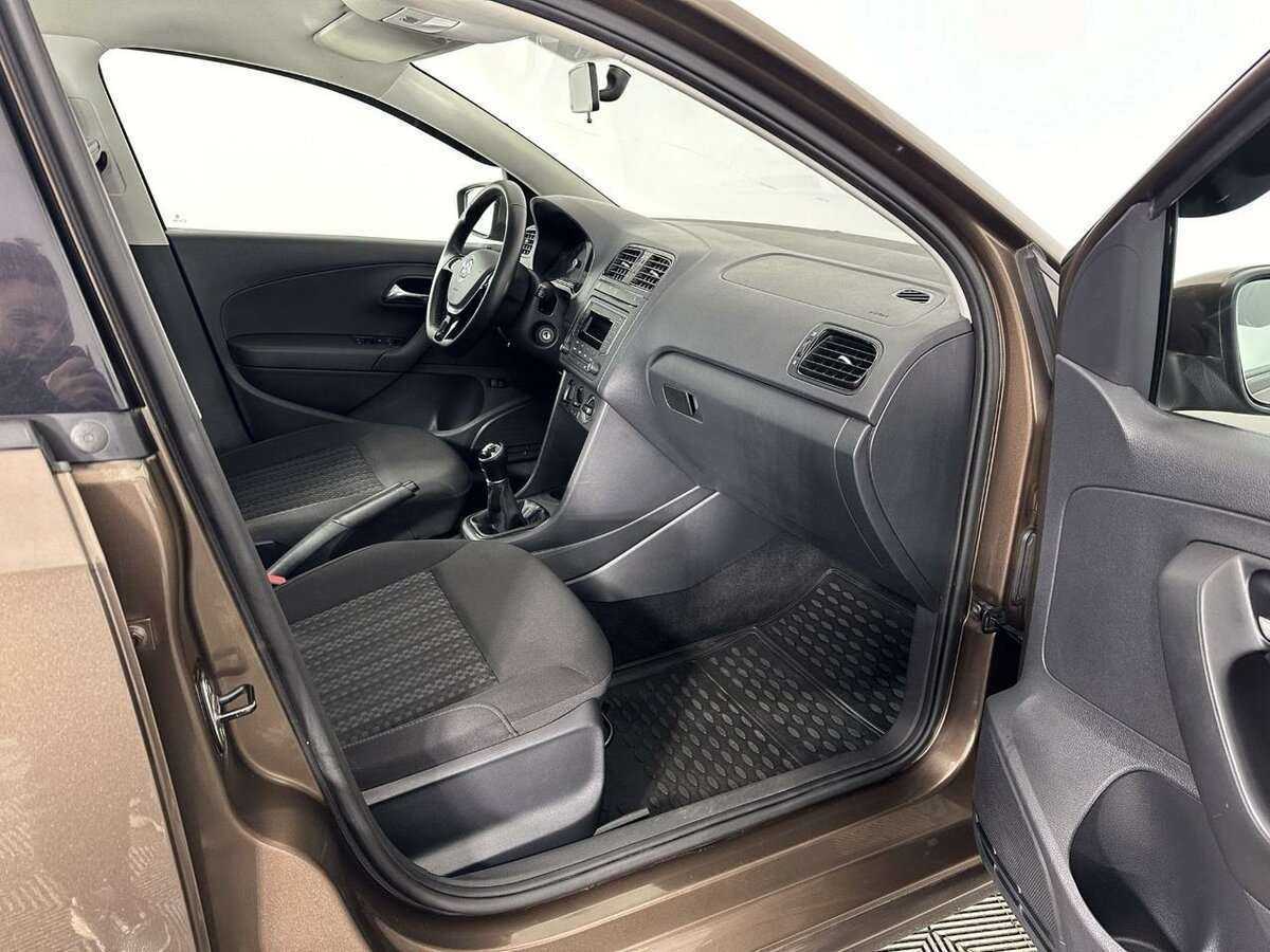 Volkswagen Polo, 2016 Фото №14