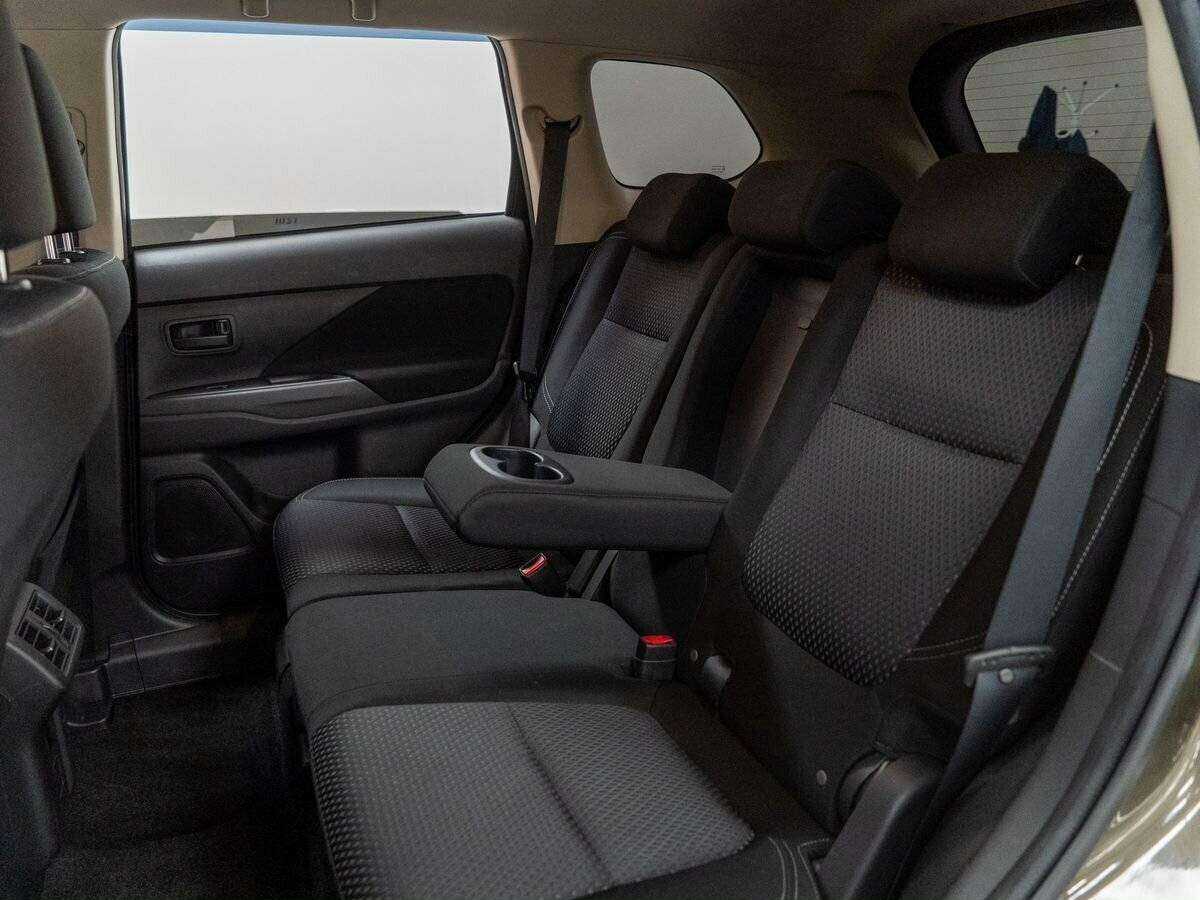Mitsubishi Outlander, 2018 Фото №7