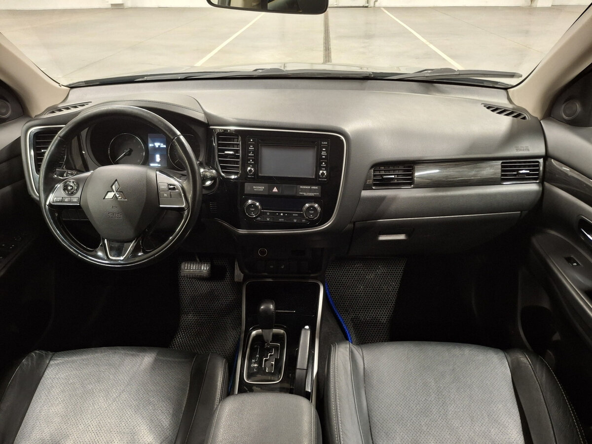 Mitsubishi Outlander III Рестайлинг 2, 2017 Фото №13