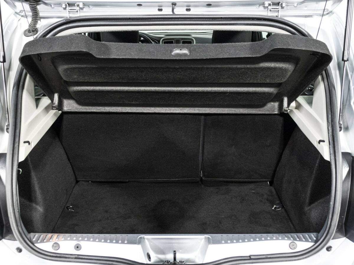 Renault Sandero Stepway II Рестайлинг, 2022 Фото №18