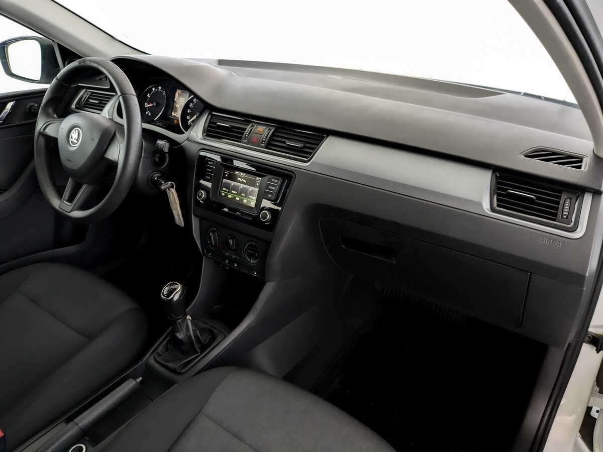 Skoda Rapid, 2017 Фото №11
