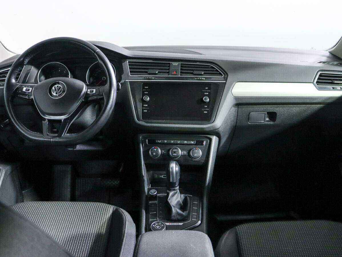 Volkswagen Tiguan, 2020 Фото №10