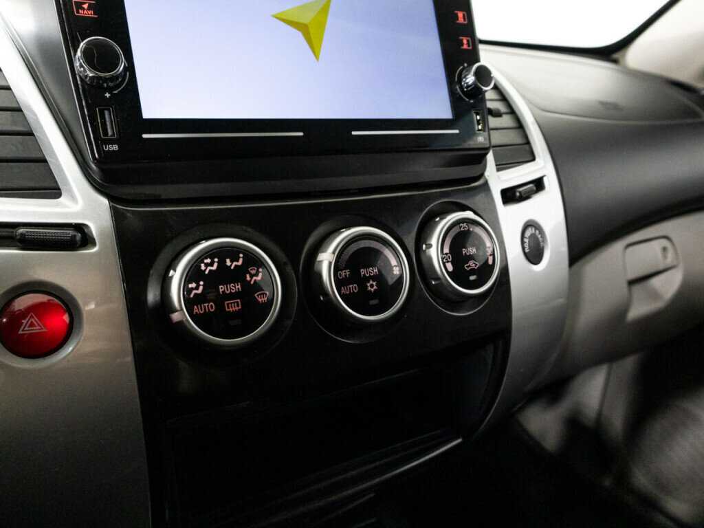 Mitsubishi Pajero Sport, 2014 Фото №16