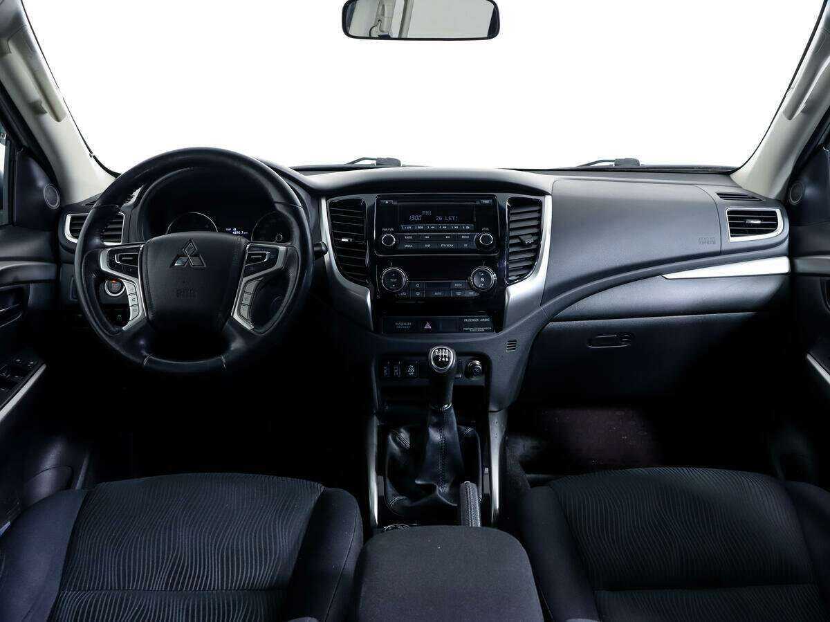 Mitsubishi Pajero Sport, 2018 Фото №10