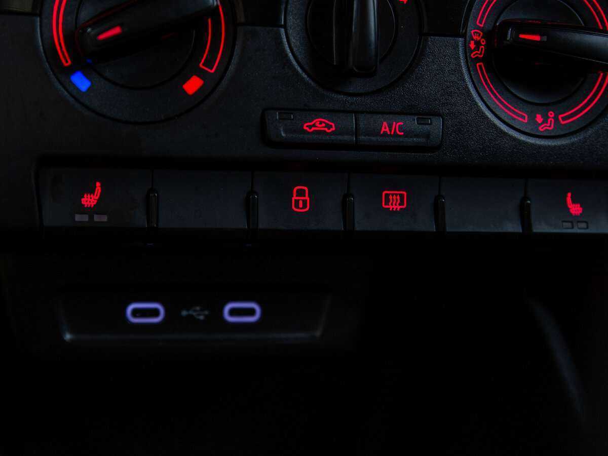 Volkswagen Polo, 2020 Фото №14