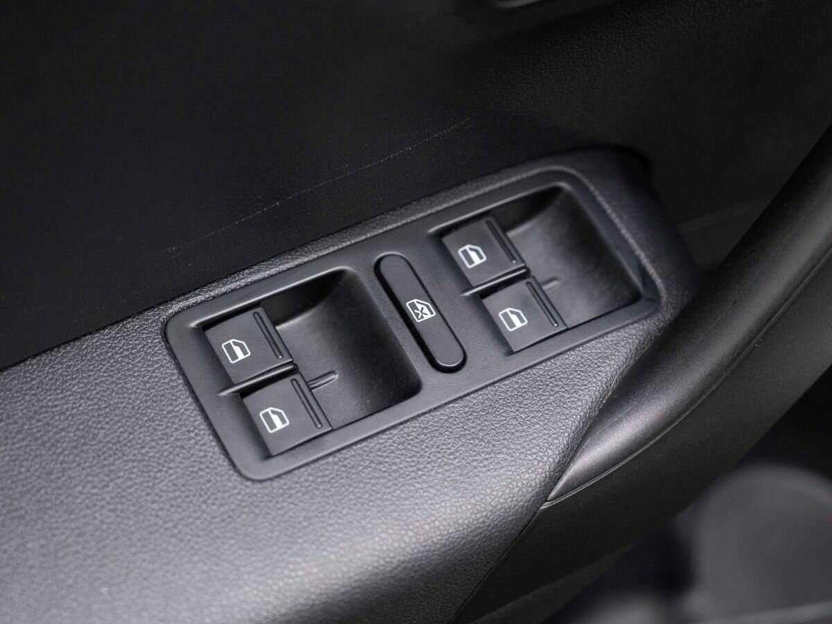 Volkswagen Polo, 2018 Фото №17