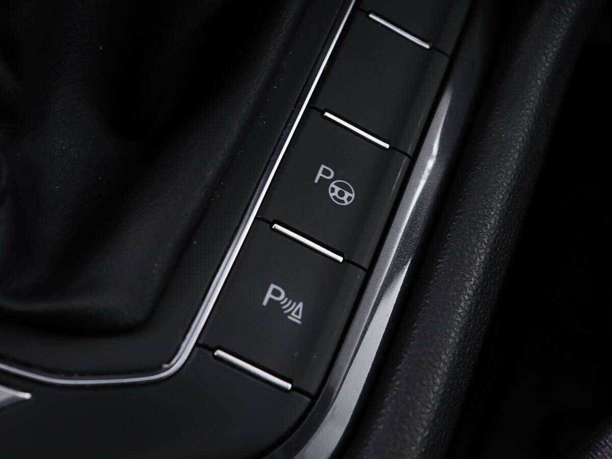 Volkswagen Tiguan, 2018 Фото №19