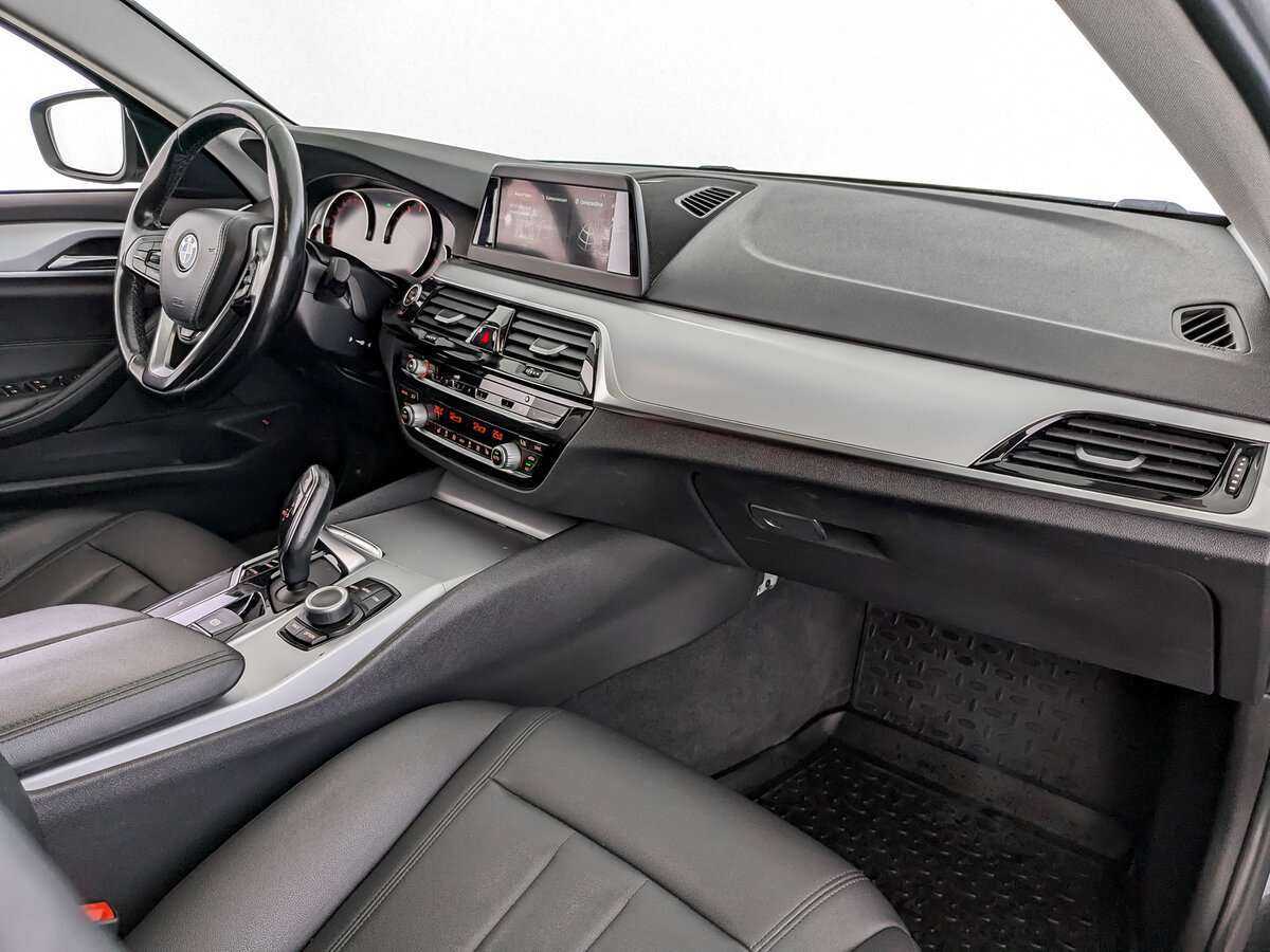 BMW 5 серии 520i, 2018 Фото №9