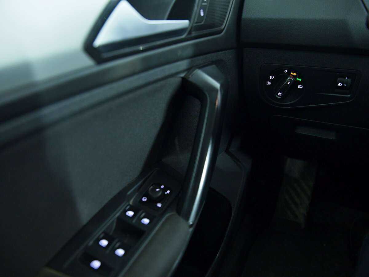 Volkswagen Tiguan, 2017 Фото №12