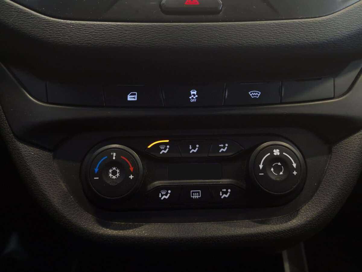 Lada (ВАЗ) Vesta SW, 2020 Фото №8