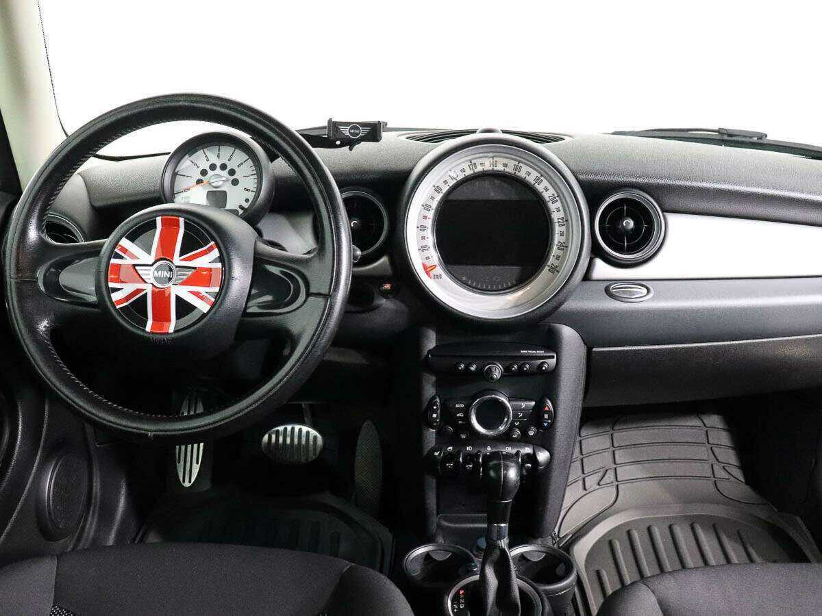 Mini Clubman Cooper, 2012 Фото №11