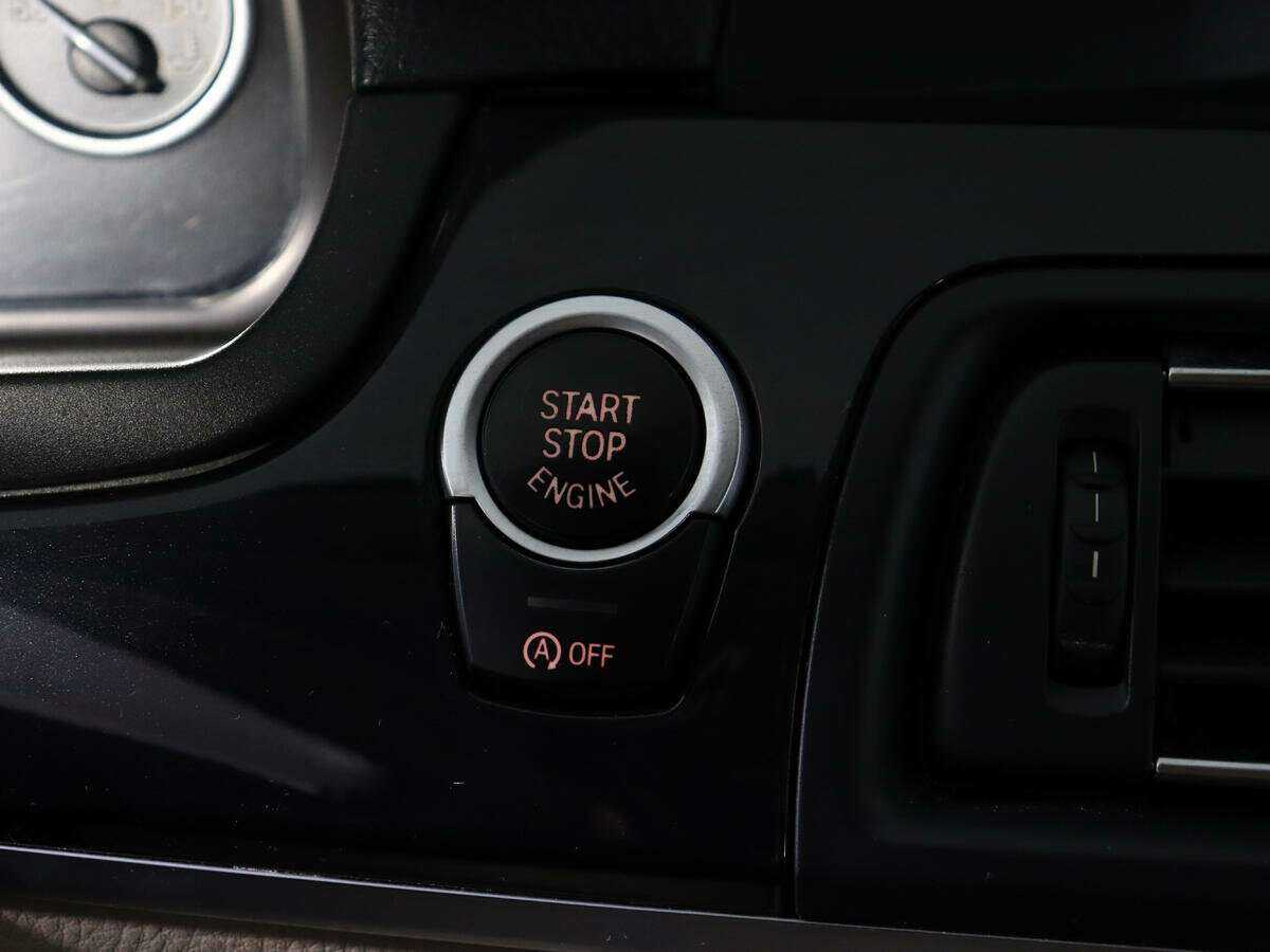 BMW 5 серии 525d xDrive, 2012 Фото №17