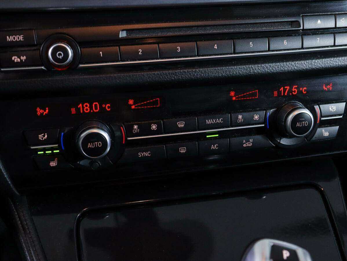 BMW 5 серии 528i xDrive, 2013 Фото №17