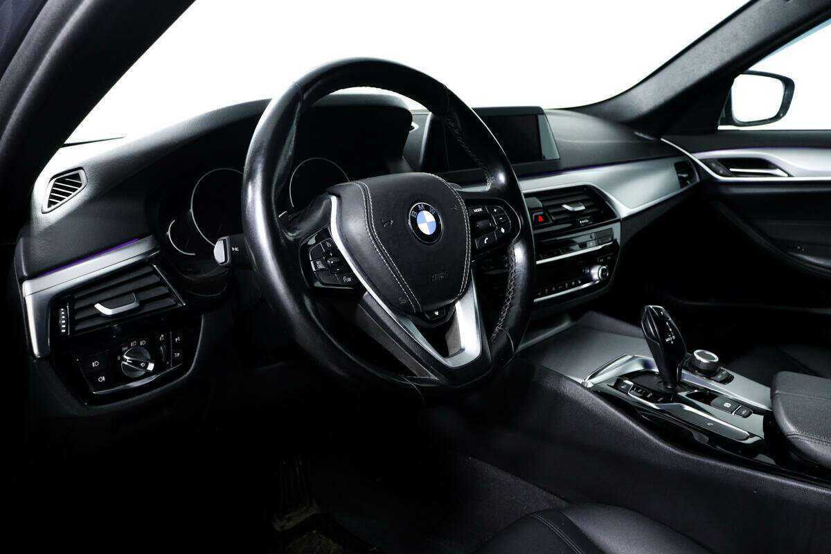 BMW 5 серии 520i, 2019 Фото №13