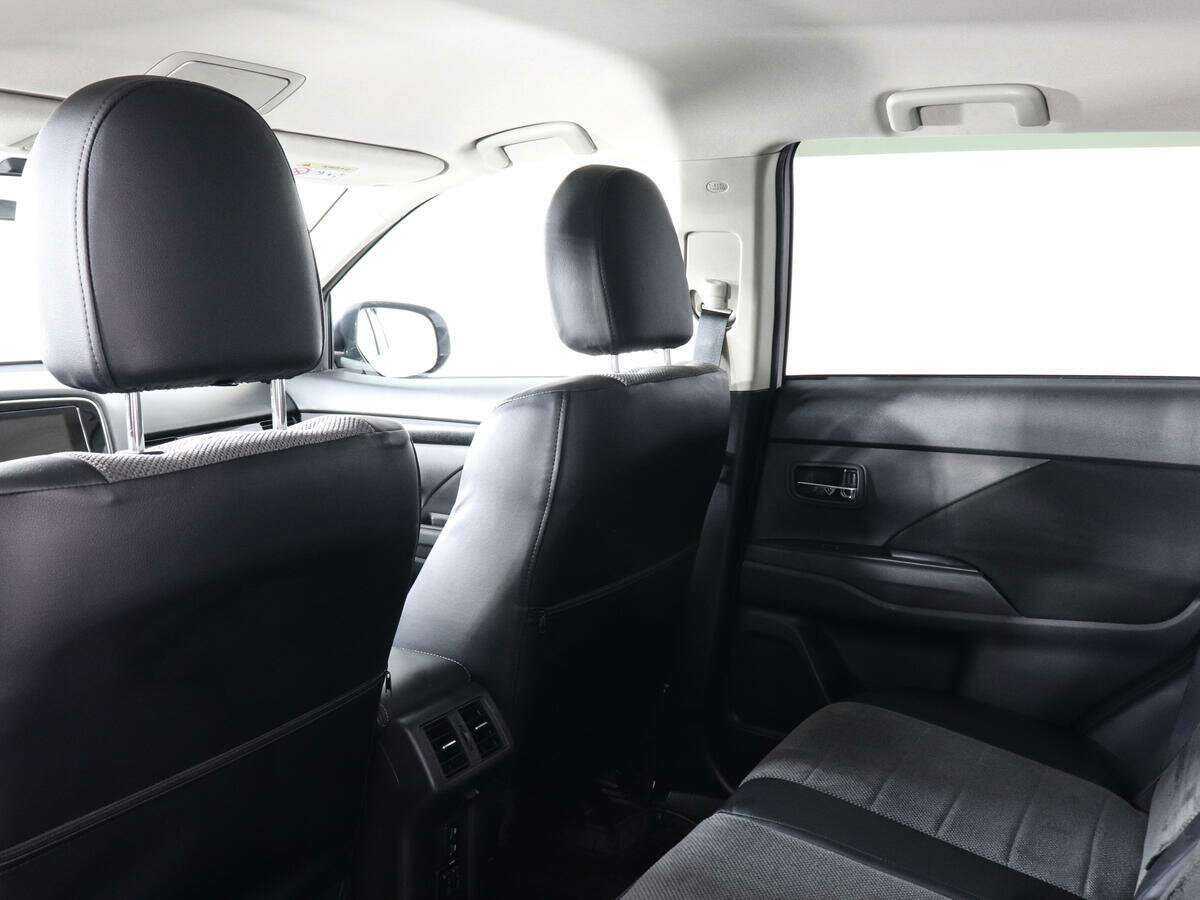 Mitsubishi Outlander, 2020 Фото №11