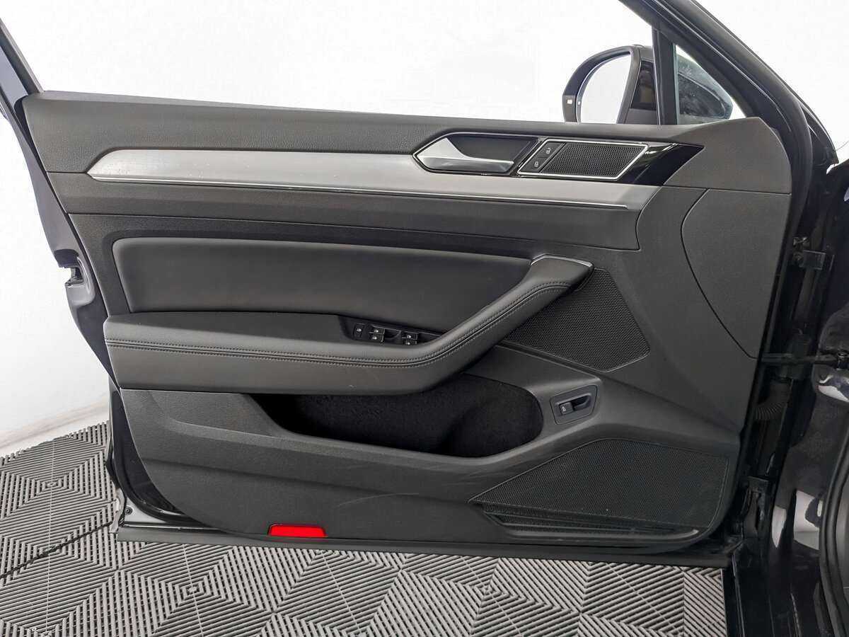 Volkswagen Passat, 2017 Фото №19